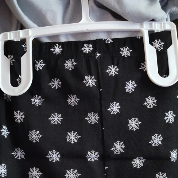 Chic PeaToddler Halloween Pajama Set “The Boo Crew” Long Sleeve 2-Piece Size 2T - Picture 5 of 7